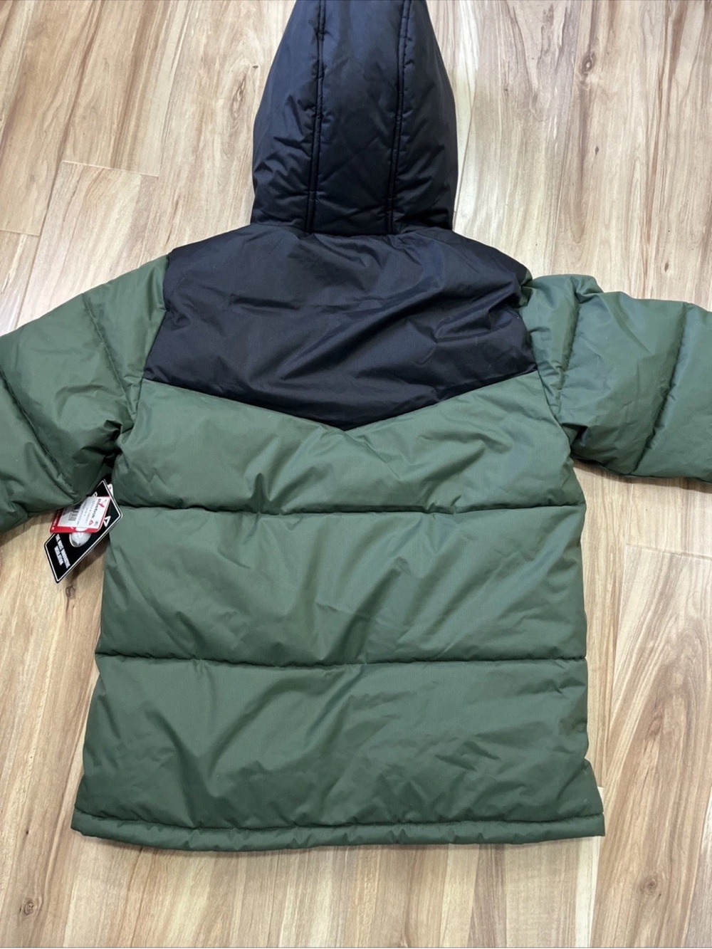 Reebok Olive Green Jacket Reversible with Black Zipper Detailing - Picture 2 of 16